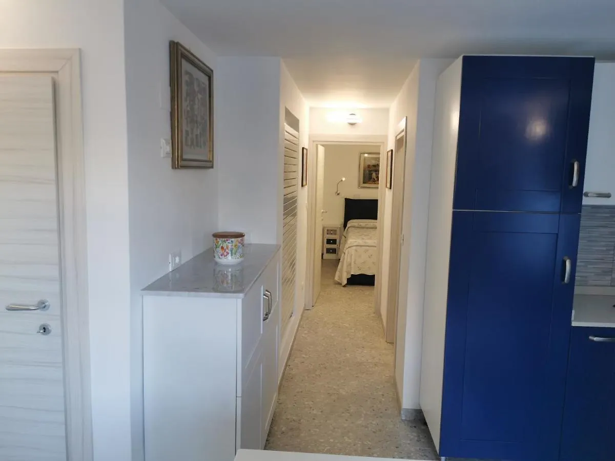 Bed and Breakfast Il Viaggio Diano Marina 3*,  Italia